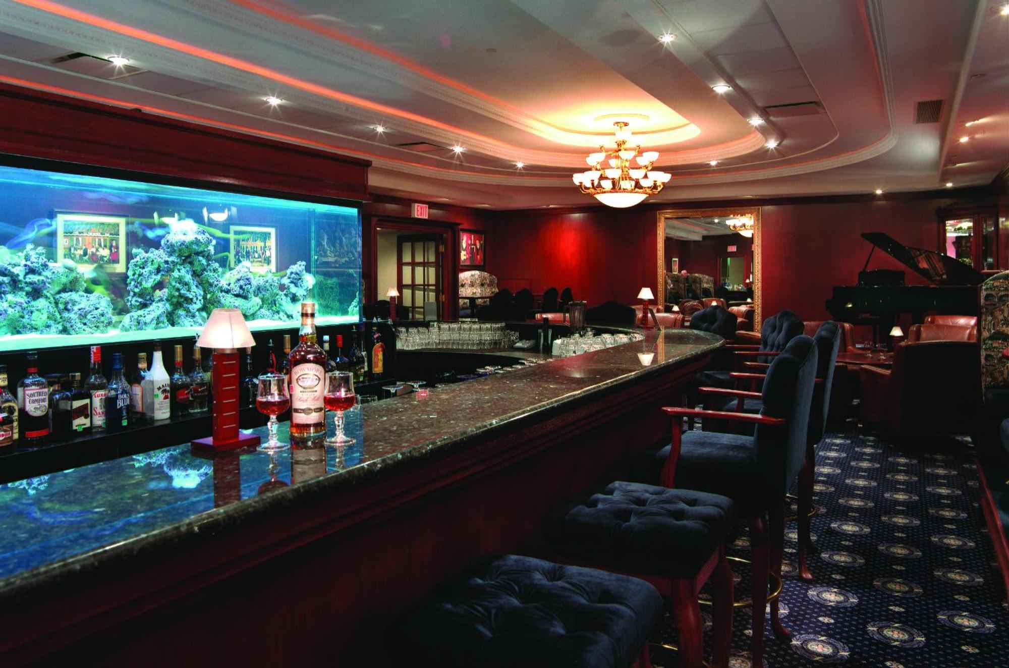 Chateau Louis & Conference Centre Hotel