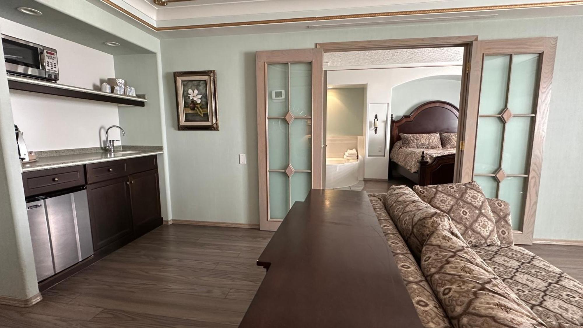 Chateau Louis & Conference Centre Hotel Edmonton