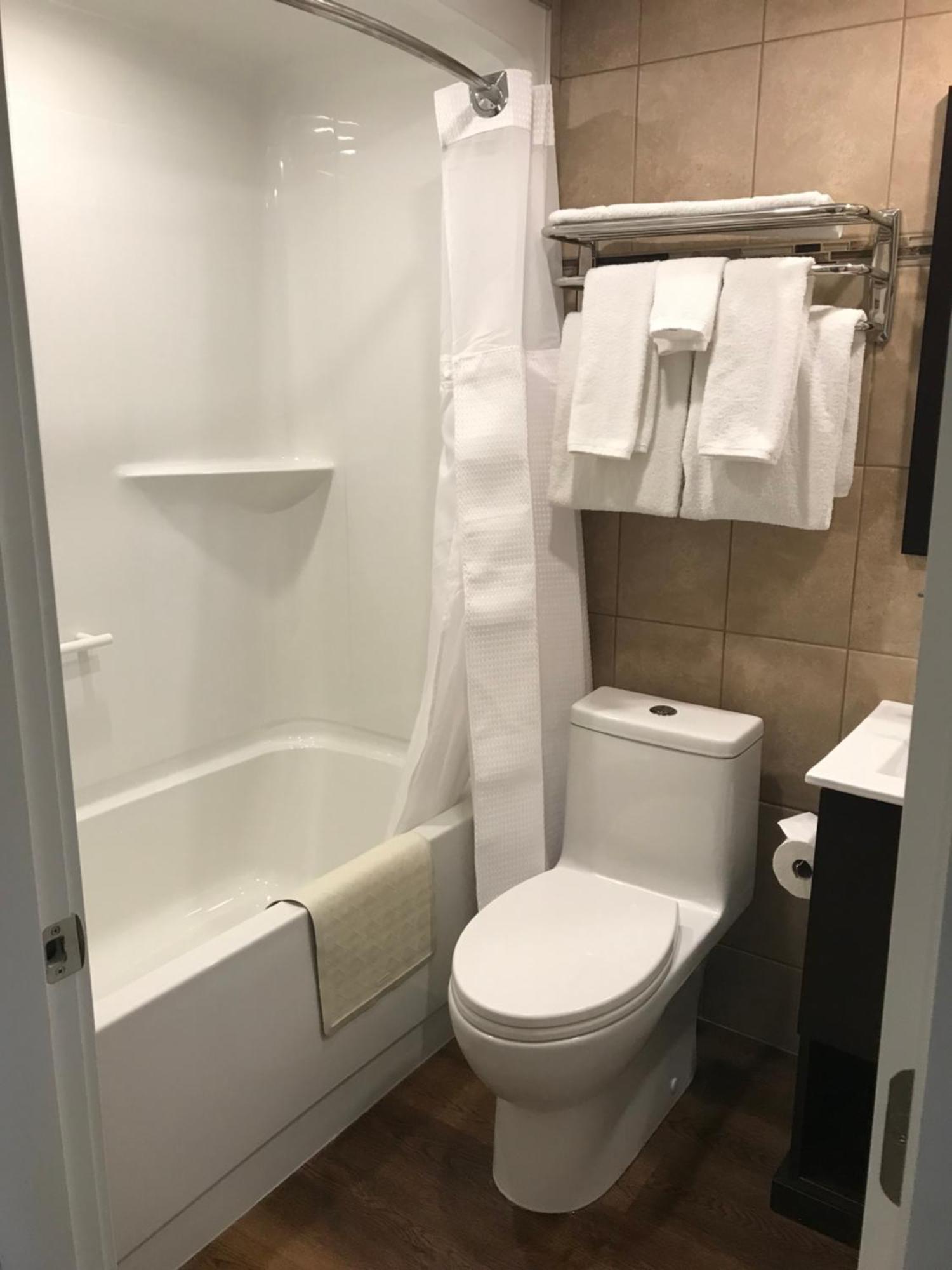 Chateau Louis & Conference Centre Hotel Edmonton